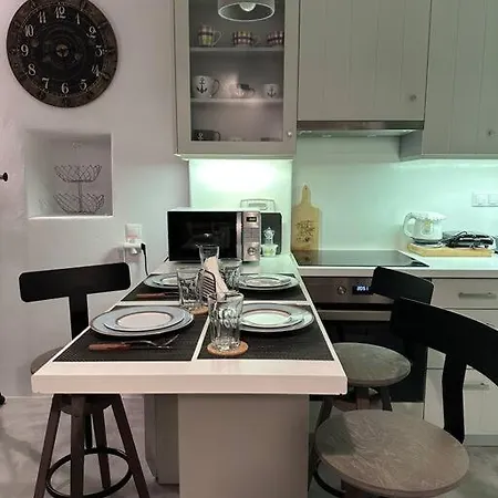 아파트 Nikolettas House *