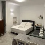 Nikolettas House Apartamento Páros