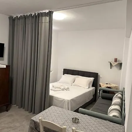 Διαμέρισμα Nikolettas House *