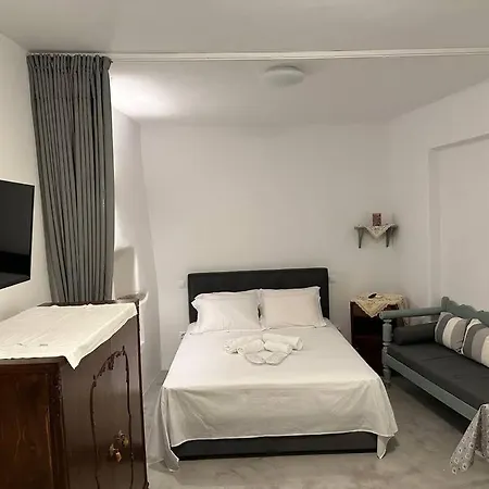 Nikolettas House Apartman